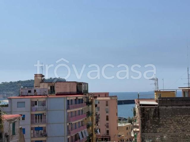 Fittasi appartamento a Napoli via Lucio Silla, Bagnoli