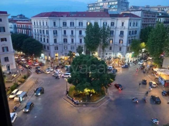 Fittasi appartamento a Napoli piazza Vanvitelli, Vomero
