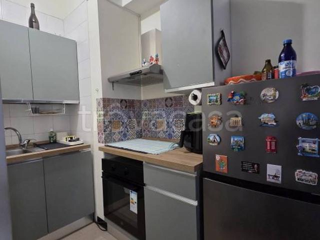 Fittasi bilocale a Napoli, Centro Direzionale