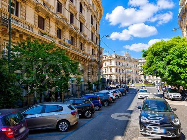 Fittasi bilocale a Napoli via Agostino Depretis, 19, Porto Municipio