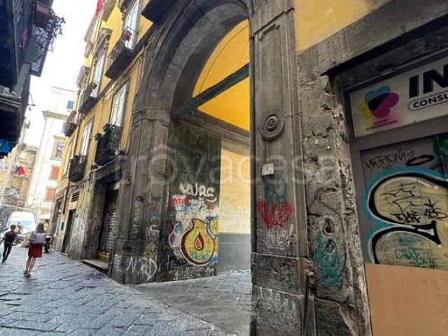Fittasi bilocale a Napoli via Banchi Nuovi, 8, Centro Storico