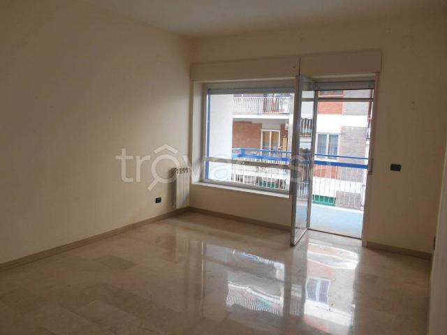 Fittasi bilocale a Napoli via Onofrio Fragnito, Rione Alto