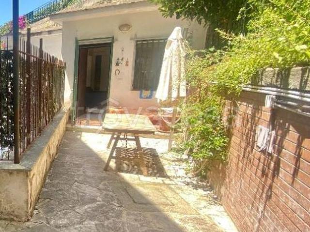 Fittasi bilocale a Napoli via Santo Strato, 2, Posillipo