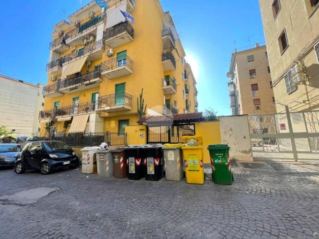 Fittasi bilocale a Napoli viale Colli Aminei, 21, Colli Aminei Capodimonte