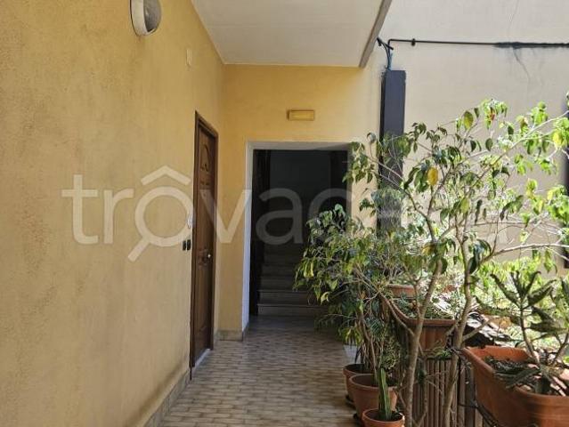 Fittasi bilocale a Pozzuoli