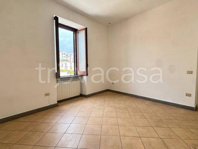 Fittasi bilocale a Pozzuoli via Giacomo Matteotti, 7