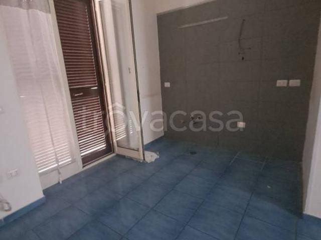 Fittasi bilocale a Pozzuoli via Pietro Ragnisco