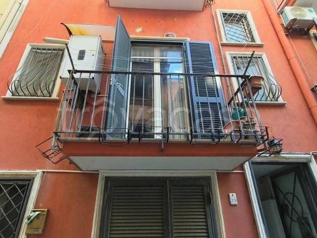 Fittasi bilocale a Pozzuoli vico Magazzini, 31