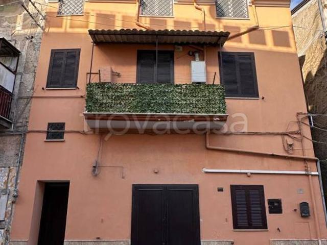 Fittasi casa indipendente a Maddaloni via Ponte Carolino, 246