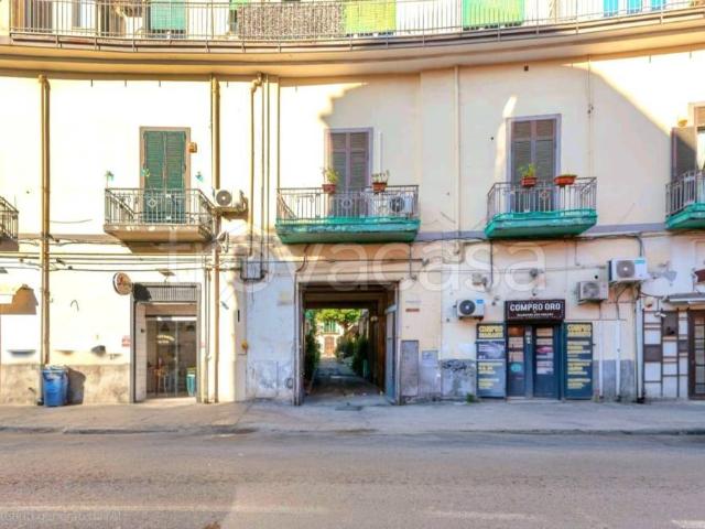 Fittasi quadrilocale a Napoli, Vomero