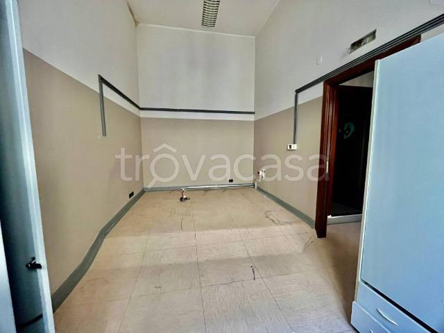 Fittasi quadrilocale a Napoli corso Meridionale, 6, Vasto
