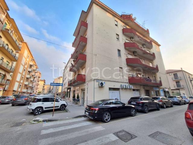 Fittasi quadrilocale a Benevento via Luca Giordano