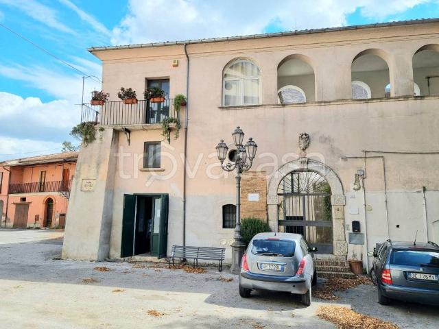 Fittasi quadrilocale a Prata di Principato Ultra via s. Grillo