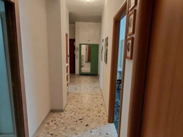 FITTASI STANZE ARREDATE VIA BRINDISI,35