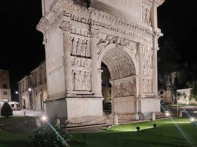 Fittasi stabile/palazzo a Benevento via San Pasquale