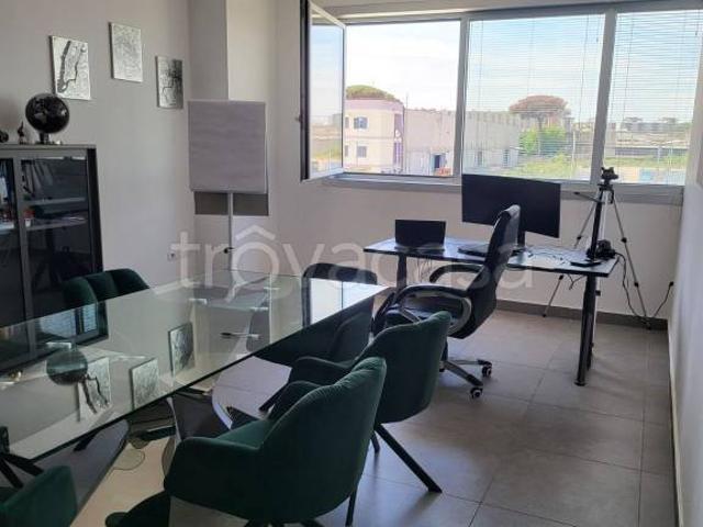 Fittasi stabile/palazzo ad Arzano via Atellana
