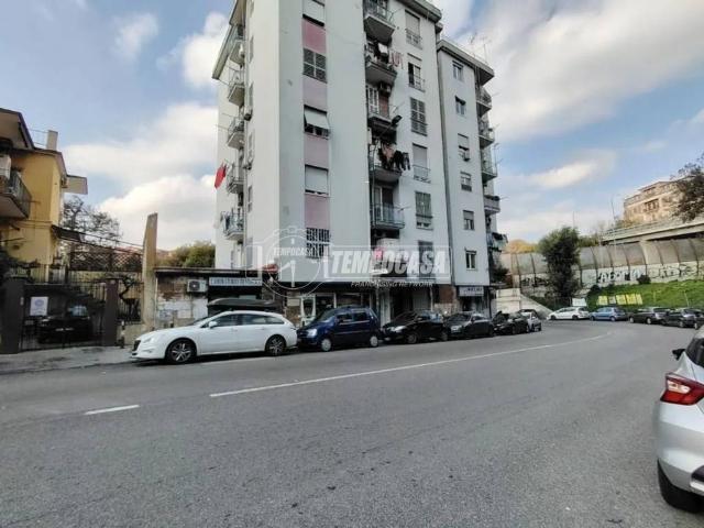 Fittasi trilocale a Napoli via Gabriele Jannelli, 82, Arenella