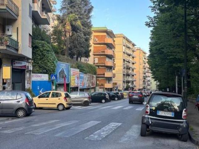 Fittasi trilocale a Napoli via Gabriele Jannelli, Rione Alto