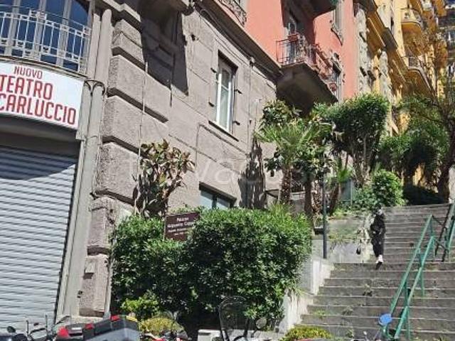 Fittasi trilocale a Napoli via San Pasquale, 48, Chiaia
