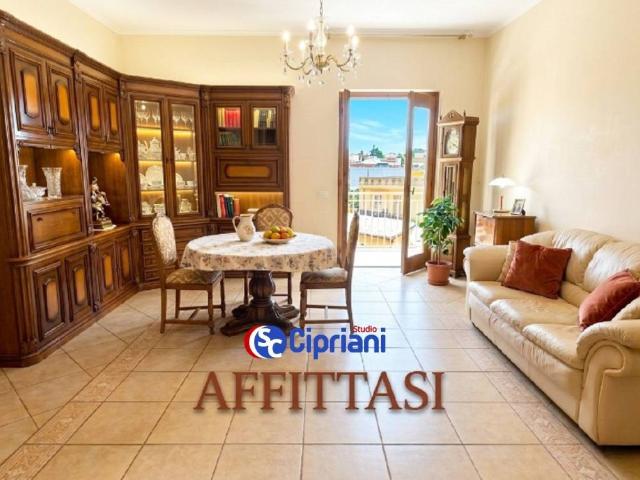 Fittasi trilocale a Giugliano in Campania via Marchesella