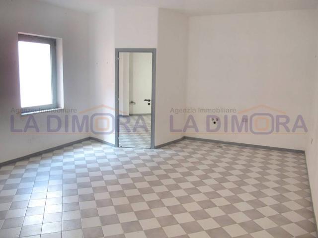 Fittasi trilocale ad Aversa via Nino Bixio