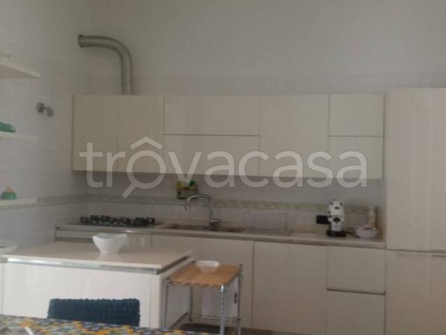 Fittasi trilocale ad Aversa via Seggio, 126