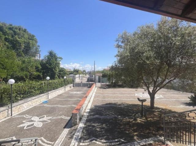 Fittasi villa a Castel Volturno viale zodiaco