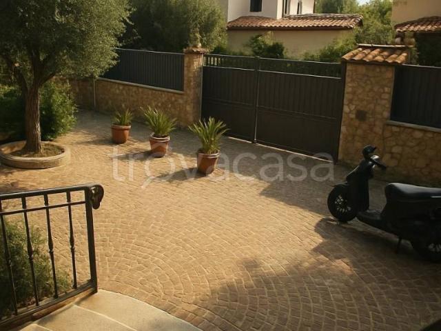 Fittasi villa singola a Napoli via agnano astroni, Bagnoli