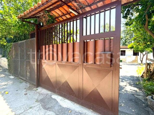 Fittasi villa singola a Napoli via Fondina, Chiaiano