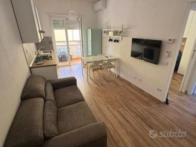 FIUMICINO BILOCALE ARREDATO Con BALCONE