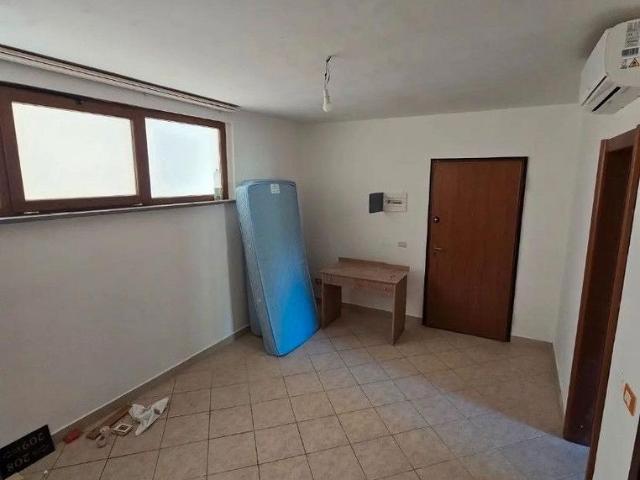 FIUMICINO BILOCALE ARREDATO Con BALCONE/P.AUTO