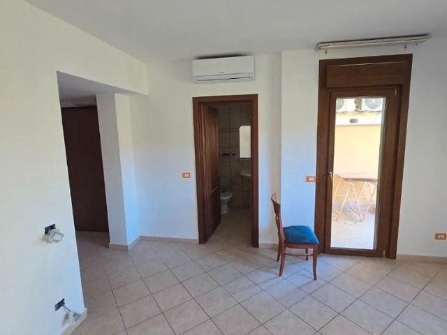 FIUMICINO BILOCALE ARREDATO Con BALCONE/P.AUTO