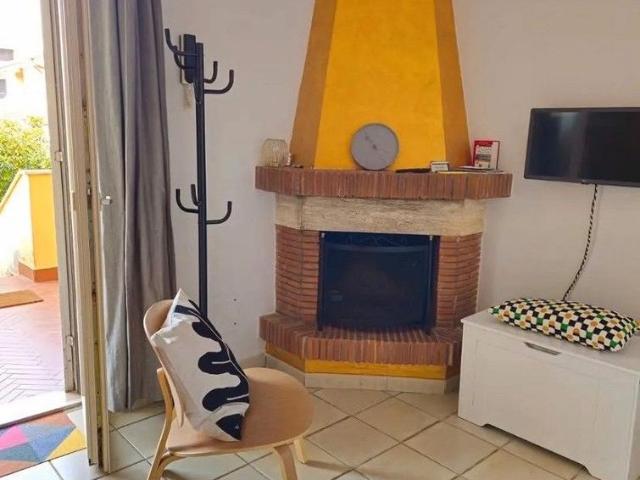 FIUMICINO MONOLOCALE ARREDATO Con TERRAZZO PRIVATO