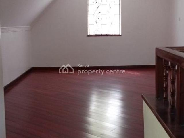 Five Bedroom All Ensuite Townhouse With A Garden