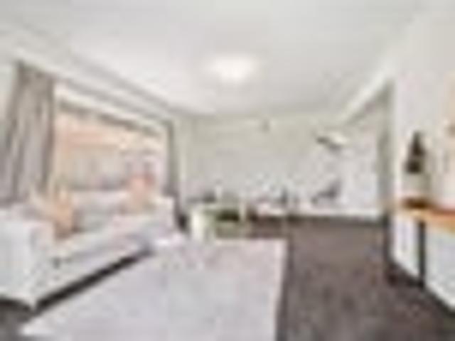 Six Bedroom Home on a Full Site!