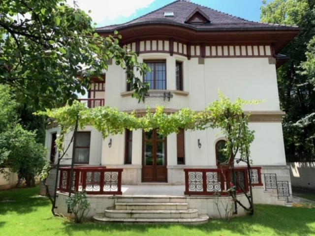 Five Bedroom Mansion with Lovely Garden Dorobanti