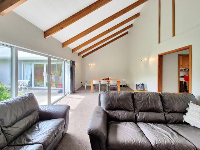 Five Bedroom Two Bathroom Property In Ilam