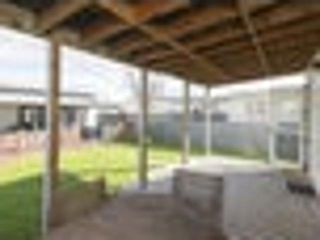 Five bedrooms plus sleepout excellent income