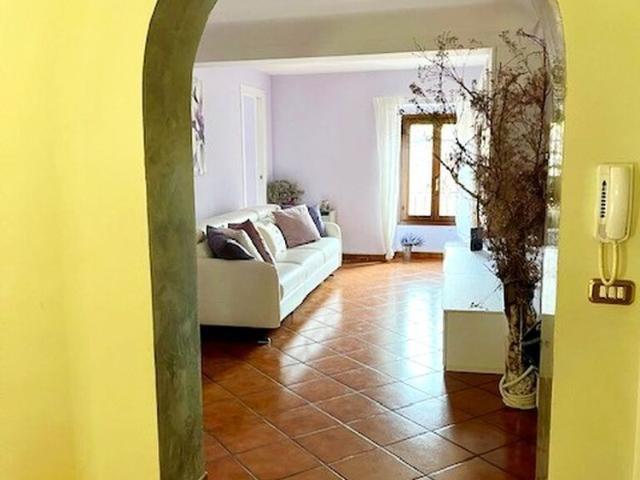 Five rooms Apartment half furnished, elegant apartment for rent in the Castelvecchio Verona San Zeno