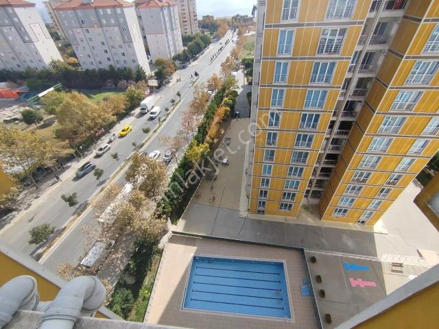 Fiyat Düştü Acil Satılık Beylikdüzü Sitede Kapalı Mutfak 1+1