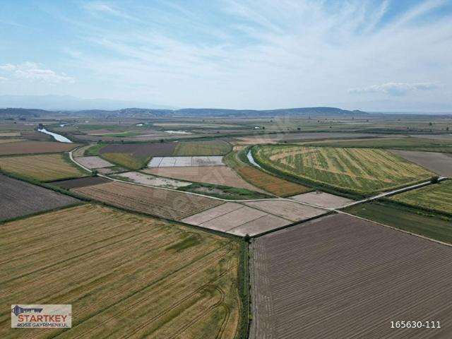 Foça Gerenköyde Merkezi Konumda 1150 m Yatırımlık Tarla