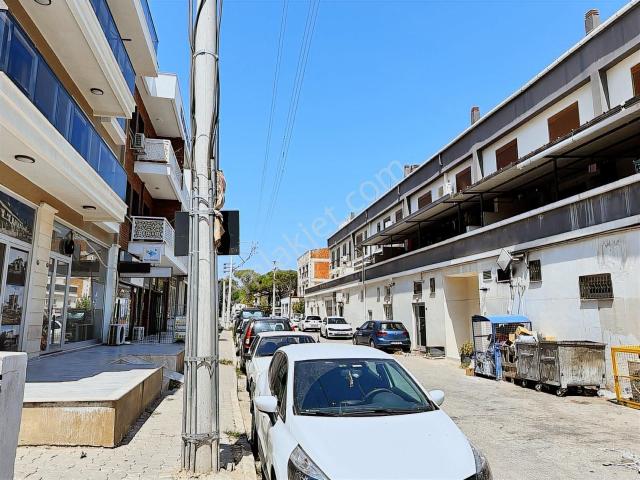 Foça Kazım Dirik Mah. Merkezi Konum Kiralık Dükkan