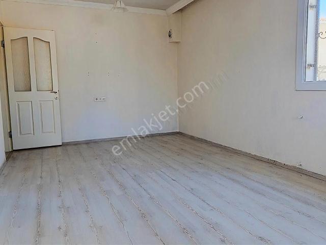 Foça Kazım Dirikte 2+1 Ayrı Mutfaklı Daire