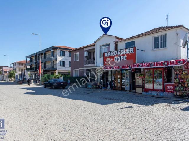 Foça Yenibağarası Mah. Ana Cadde Üzerinde Satılık Dükkan