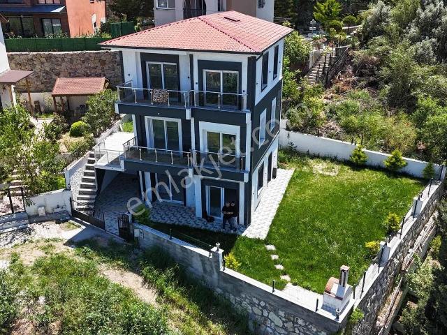 Foçada Satılık Villa Denize Plaja 300 Mt Anayola 200 Mt