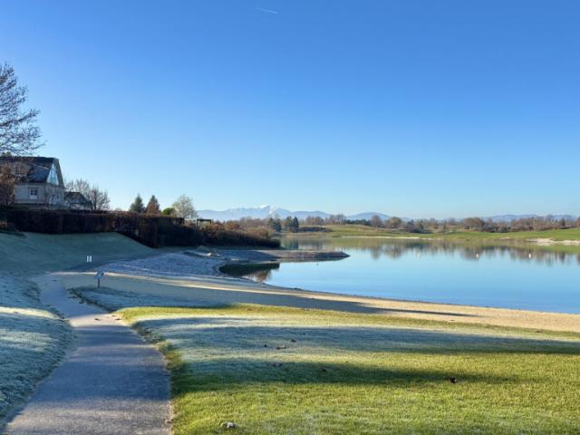 FONTANA | privaten Badesee | Villenviertel | Golfen, Tennis, Fine Dining u. V.m. I inkl. Garagenplatz