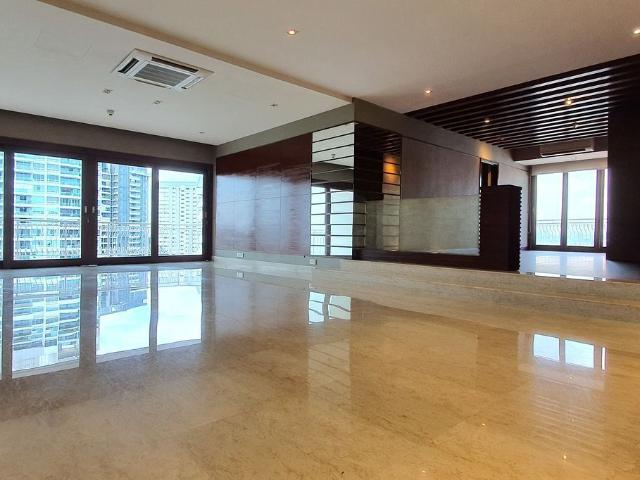 Fontana Heights D10, Condominium