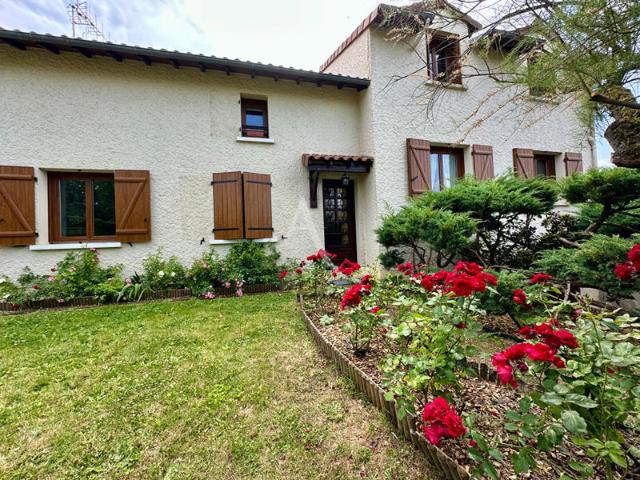FONTAINE LE COMTE BOURG PROCHE COMMODITES MAISON FAMILIALE 4 CHAMBRES
