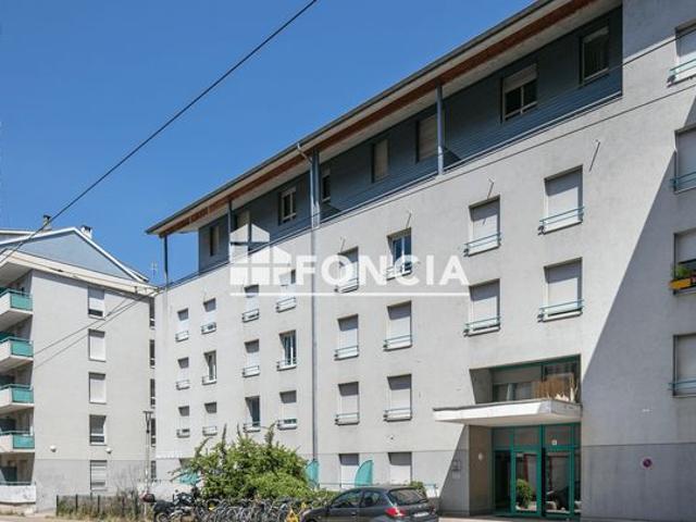 Fontaine, Portes de Grenoble, secteur Aristide Briand, Studio meublé de 18 m2 avec parking privatif