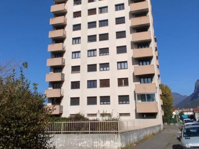 FONTAINE résidence isolée par extérieur
